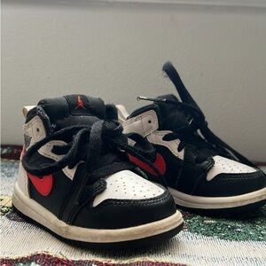 Nike Kids Black and Red Sneakers